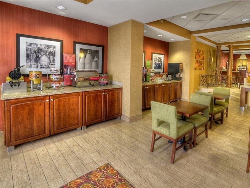 Hampton Inn Pittsburgh/Западен Мифлин Екстериор снимка