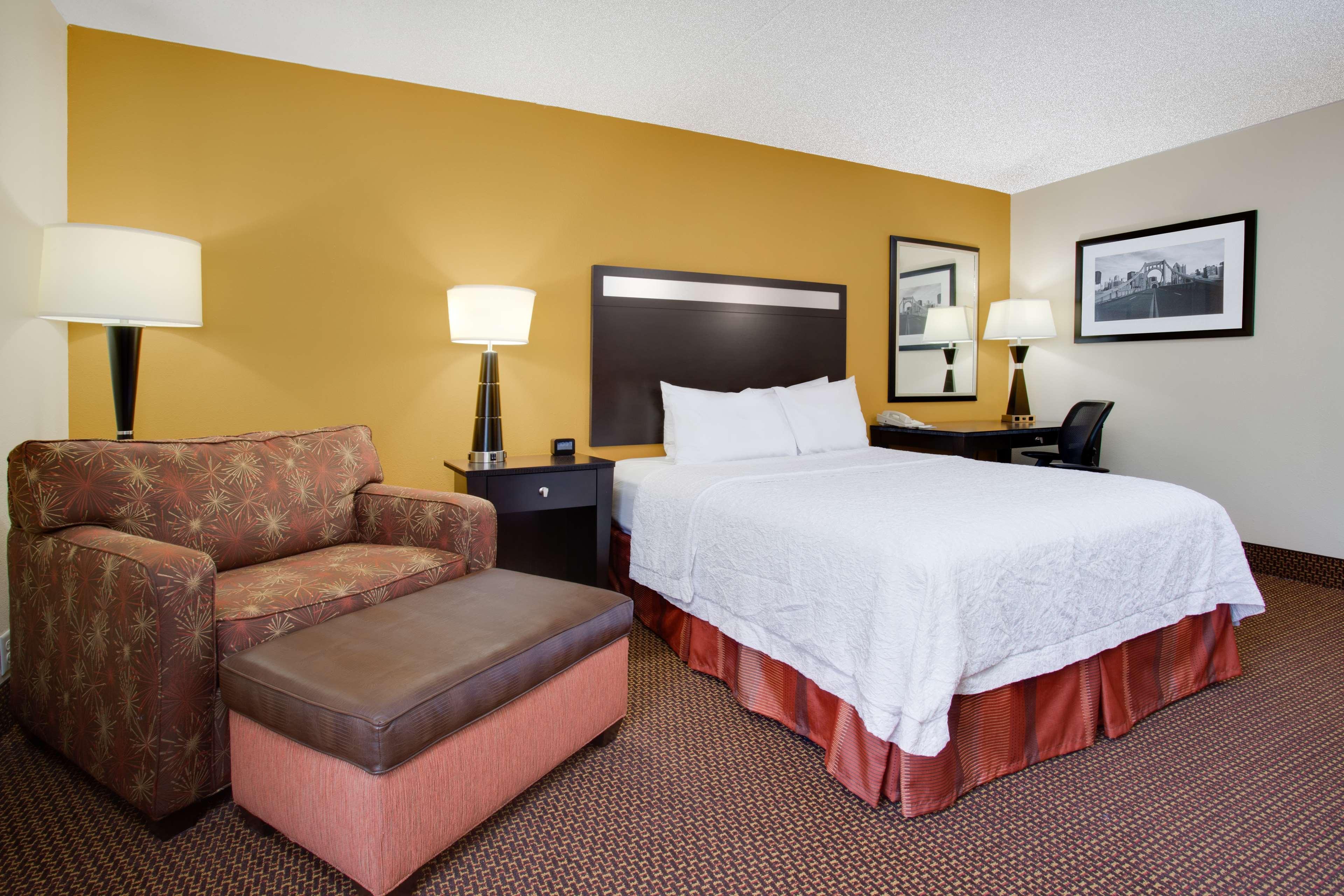 Hampton Inn Pittsburgh/Западен Мифлин Екстериор снимка
