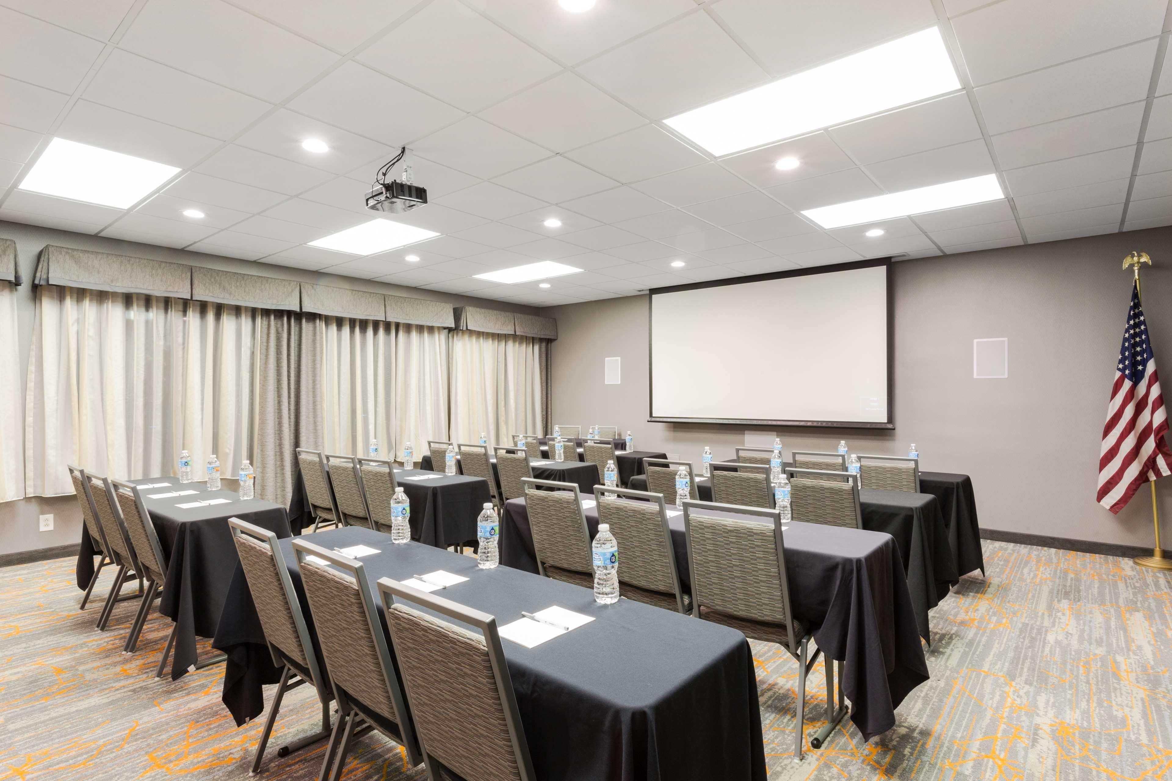 Hampton Inn Pittsburgh/Западен Мифлин Екстериор снимка
