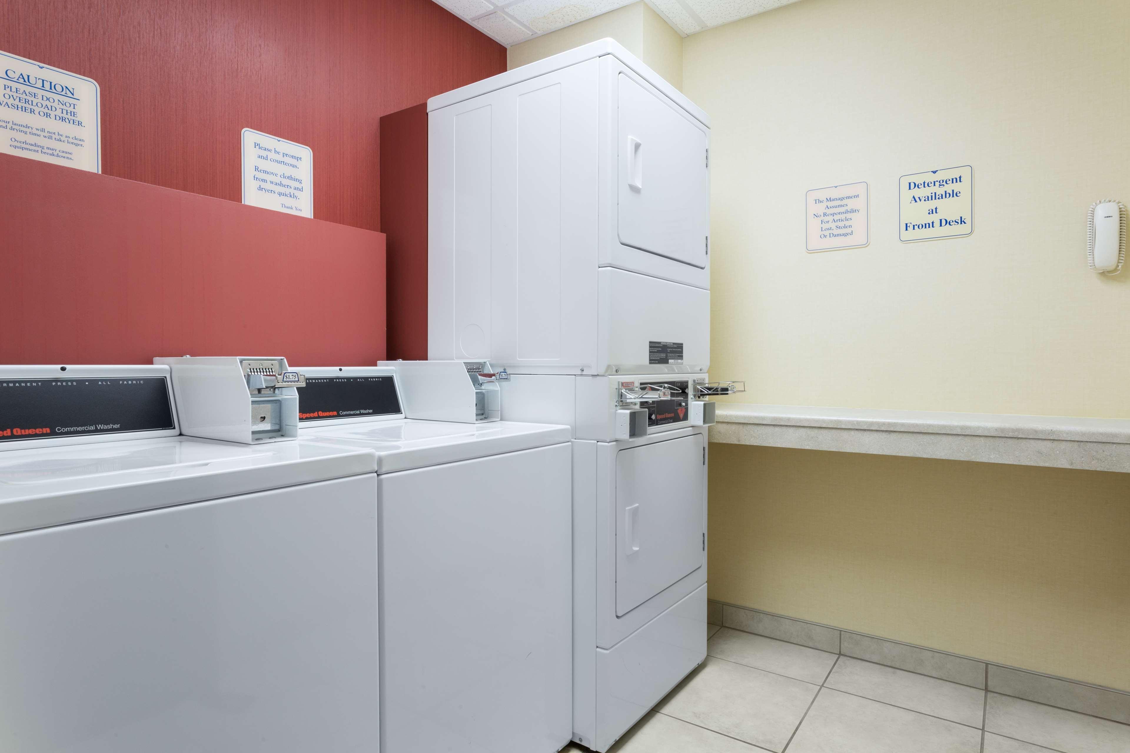 Hampton Inn Pittsburgh/Западен Мифлин Екстериор снимка