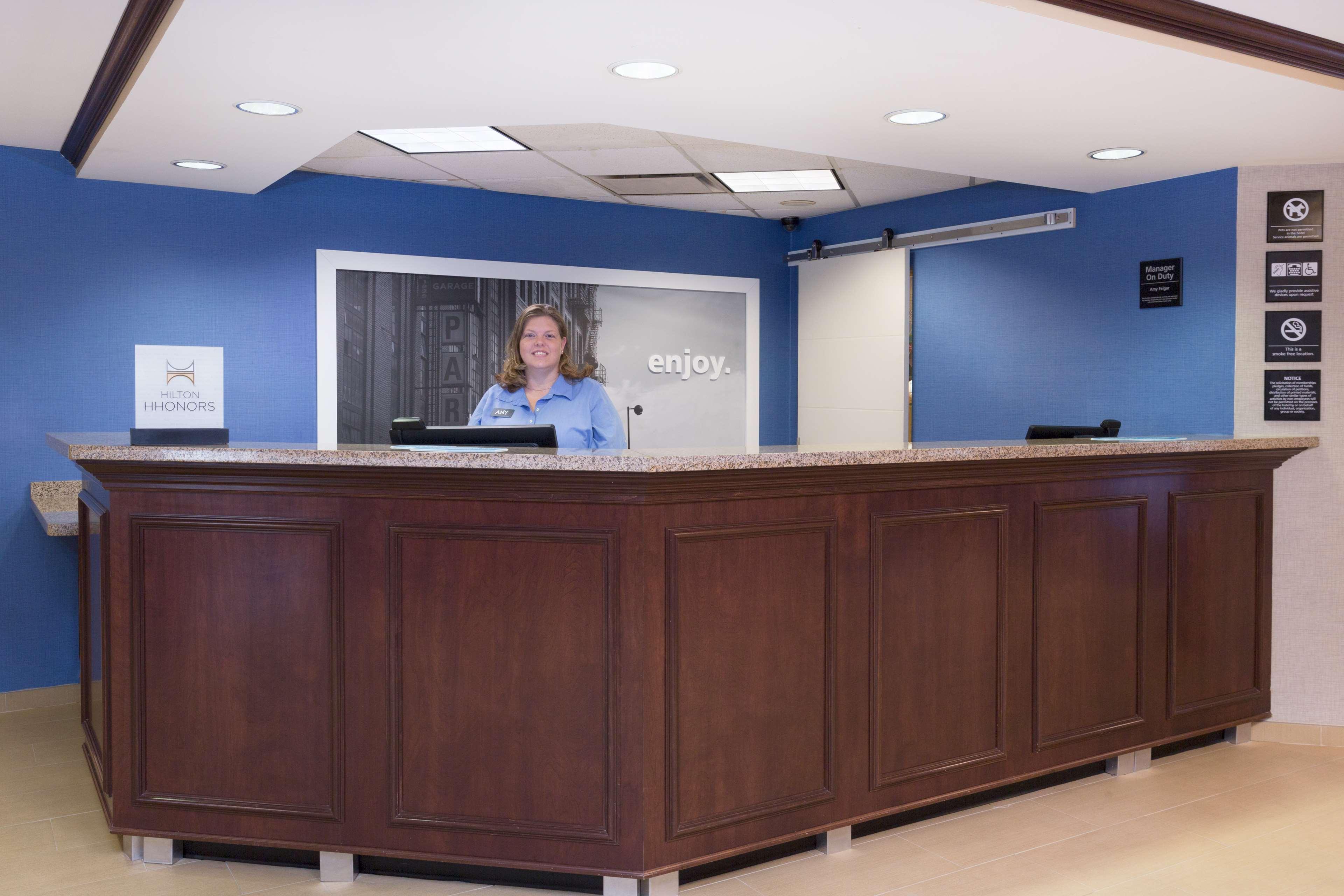 Hampton Inn Pittsburgh/Западен Мифлин Екстериор снимка