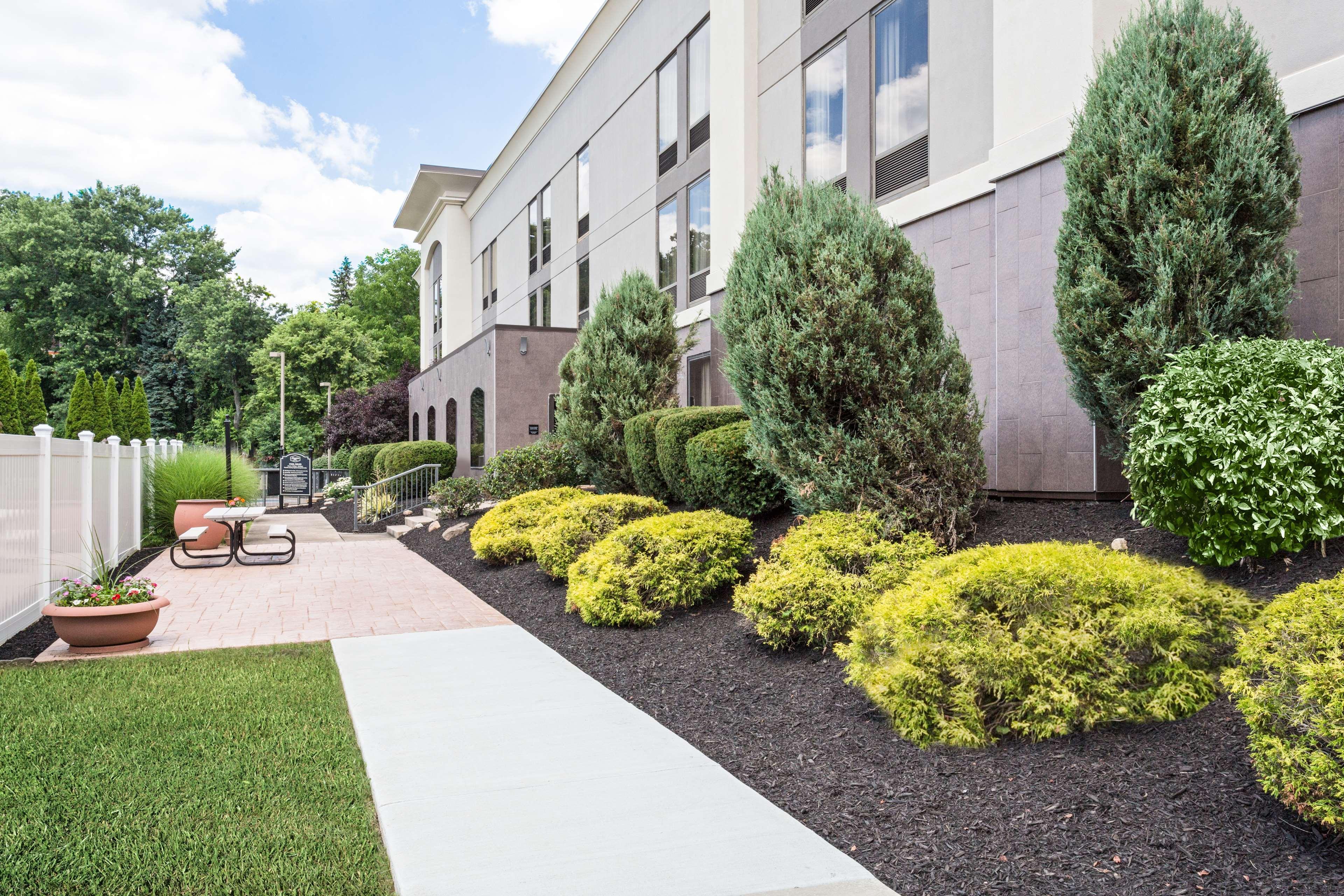 Hampton Inn Pittsburgh/Западен Мифлин Екстериор снимка