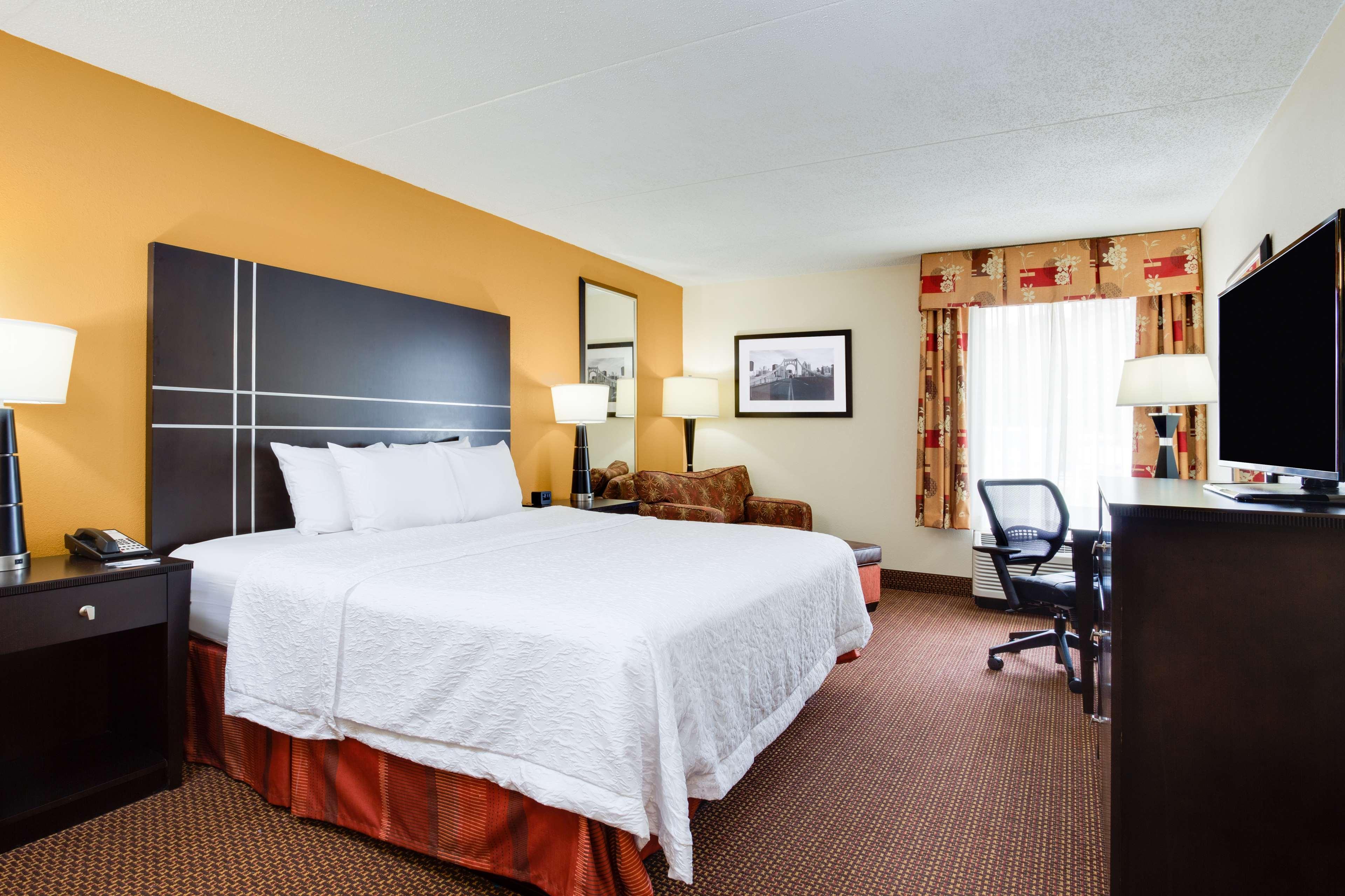 Hampton Inn Pittsburgh/Западен Мифлин Екстериор снимка