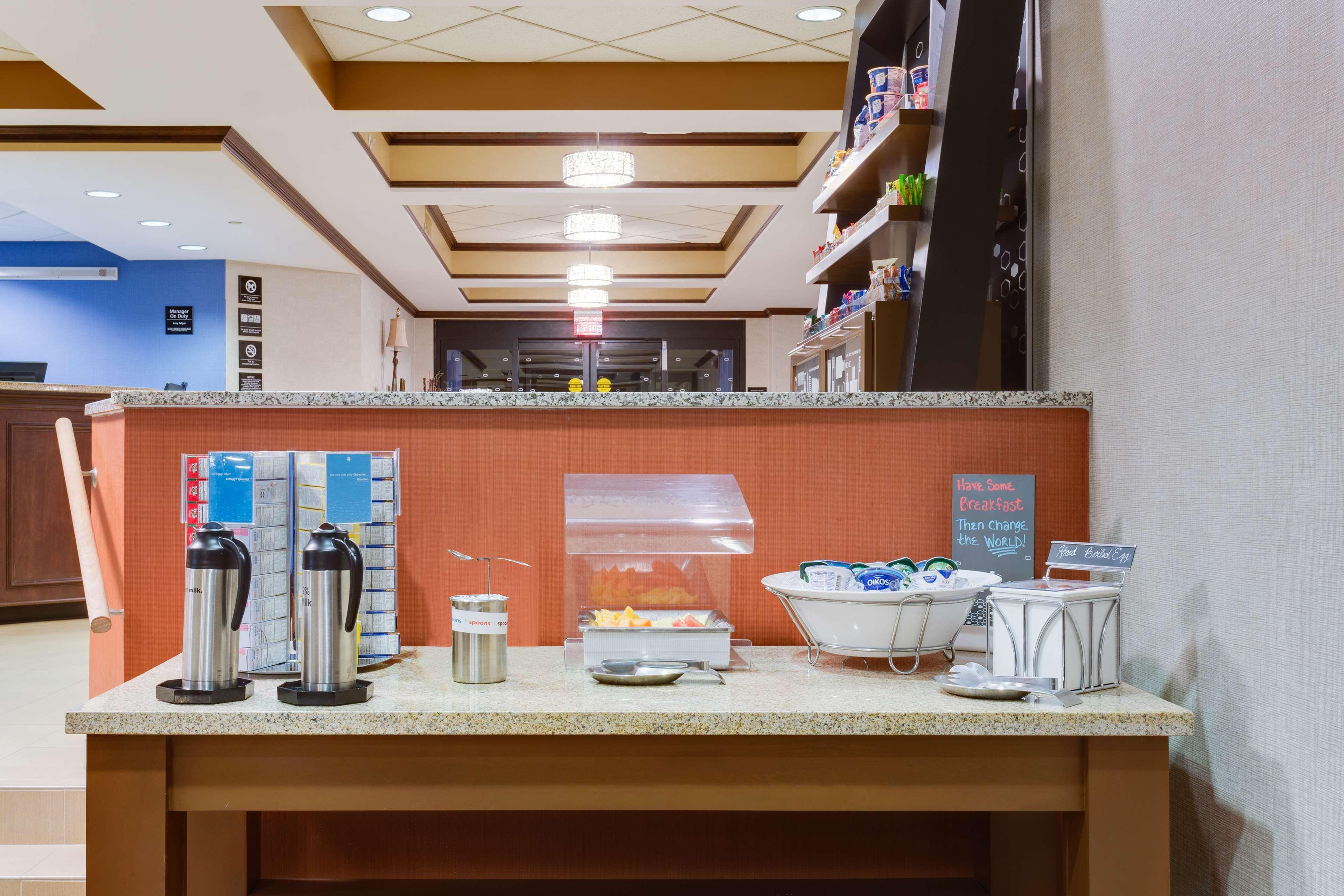 Hampton Inn Pittsburgh/Западен Мифлин Екстериор снимка