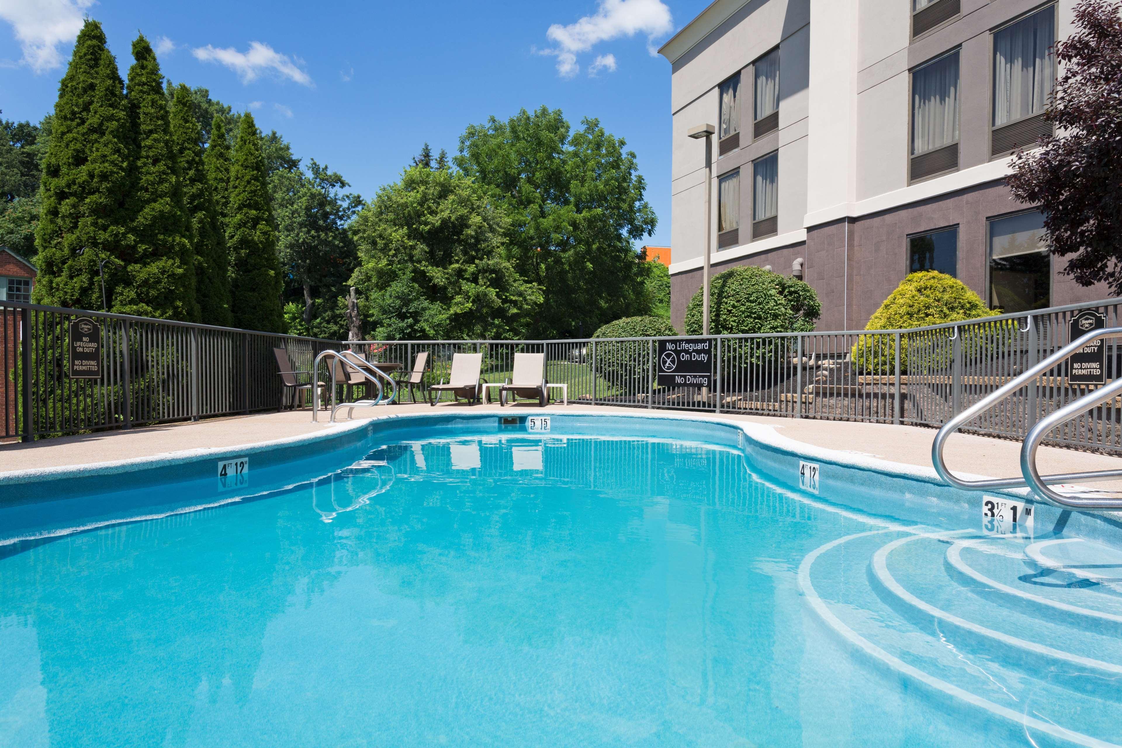 Hampton Inn Pittsburgh/Западен Мифлин Екстериор снимка