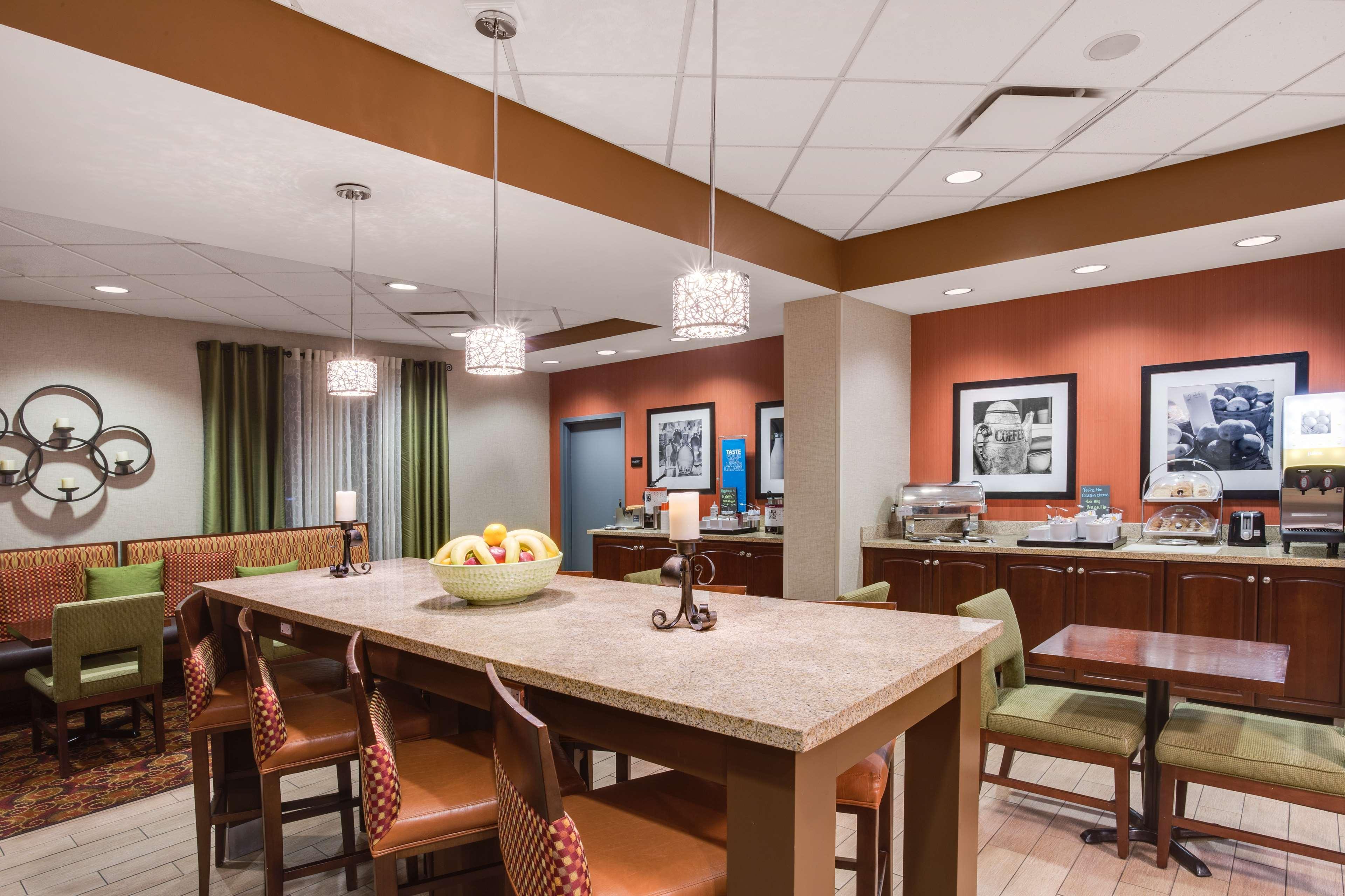 Hampton Inn Pittsburgh/Западен Мифлин Екстериор снимка