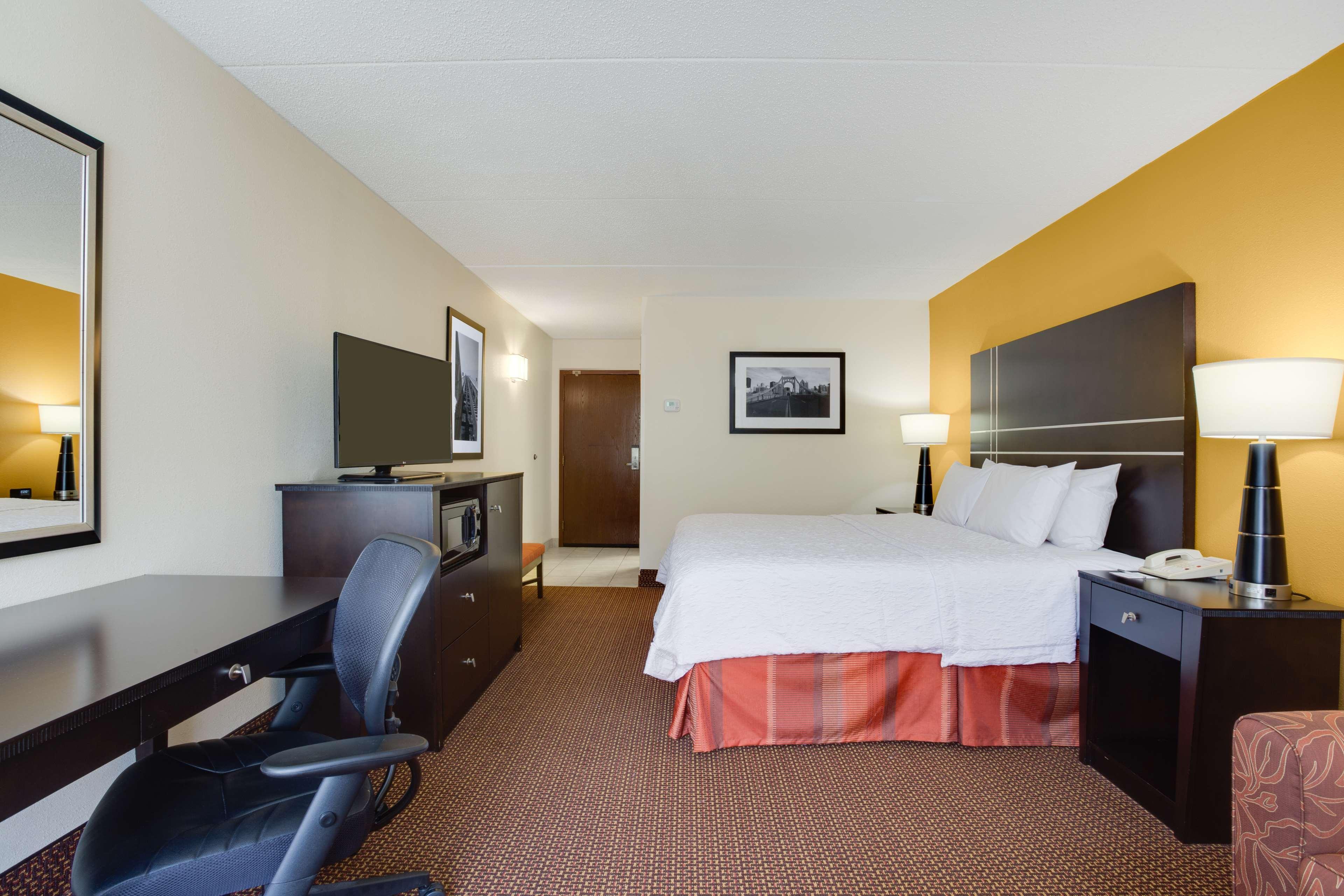 Hampton Inn Pittsburgh/Западен Мифлин Екстериор снимка