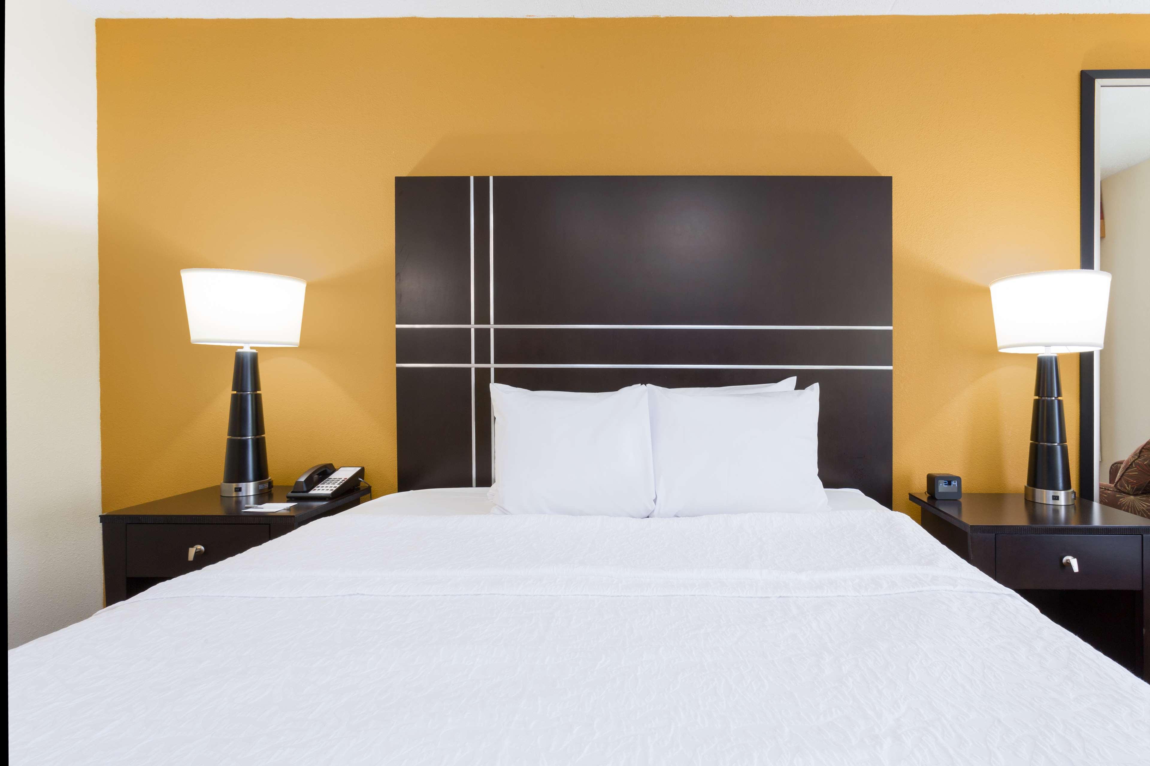 Hampton Inn Pittsburgh/Западен Мифлин Екстериор снимка