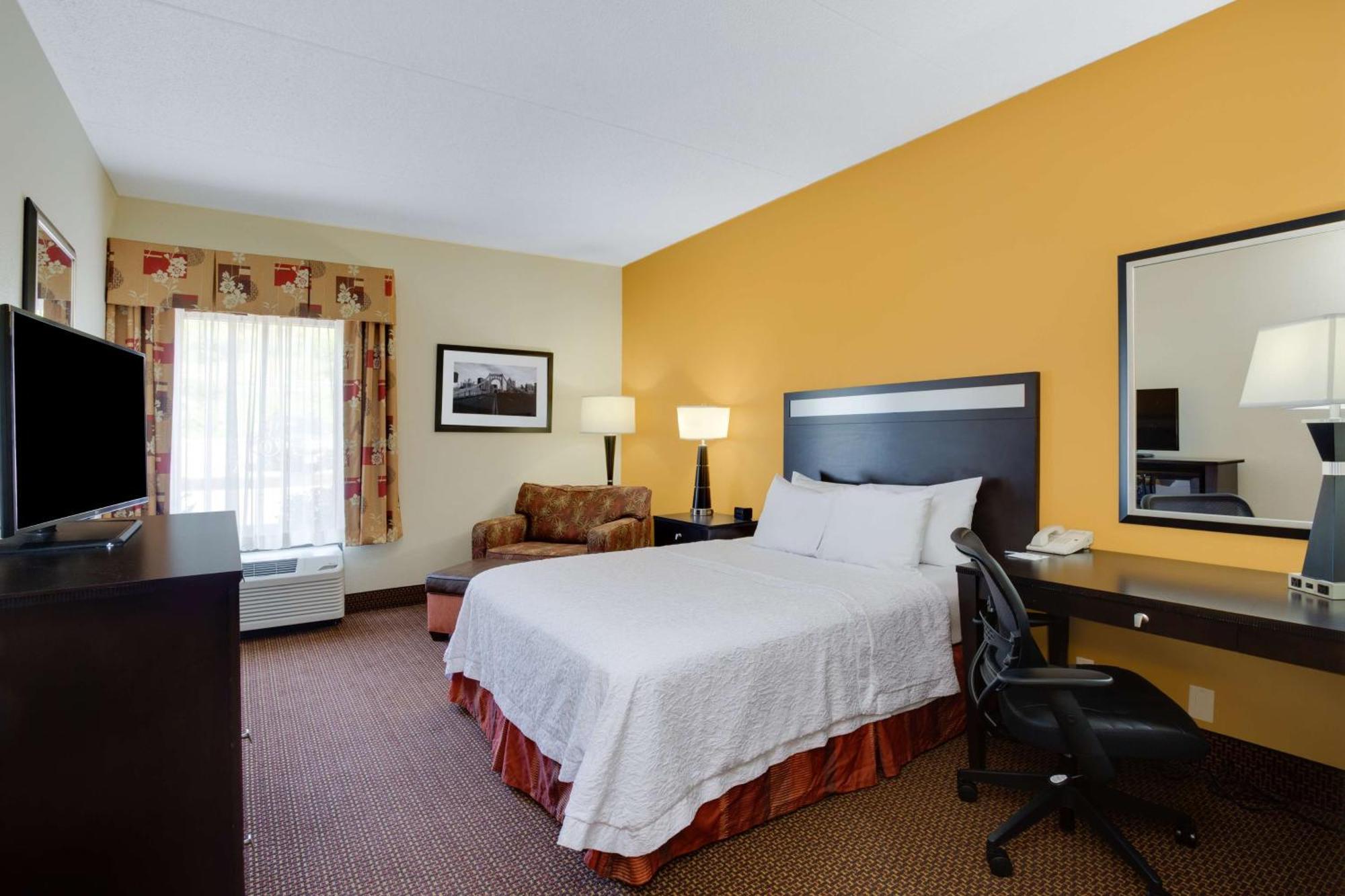 Hampton Inn Pittsburgh/Западен Мифлин Екстериор снимка