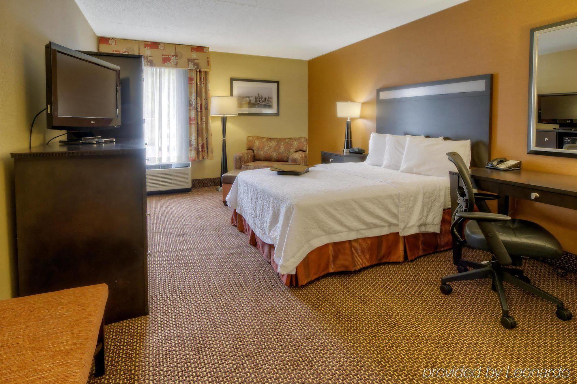 Hampton Inn Pittsburgh/Западен Мифлин Екстериор снимка
