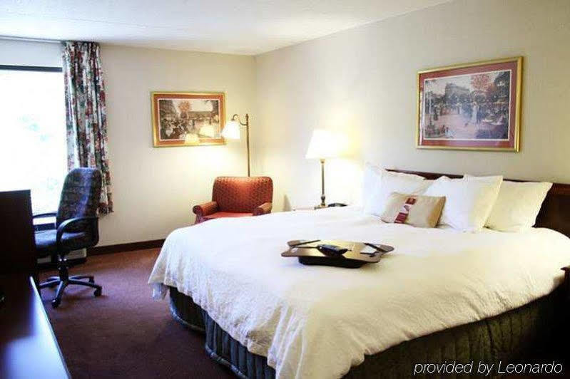 Hampton Inn Pittsburgh/Западен Мифлин Екстериор снимка